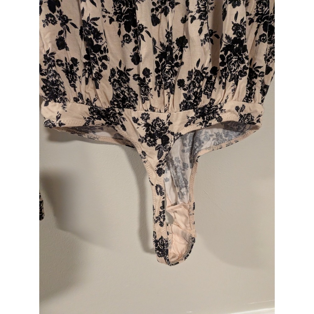 Free People Bodysuit Womens Small Beige Black Floral Long Sleeve Wrap Front - Picture 5 of 5